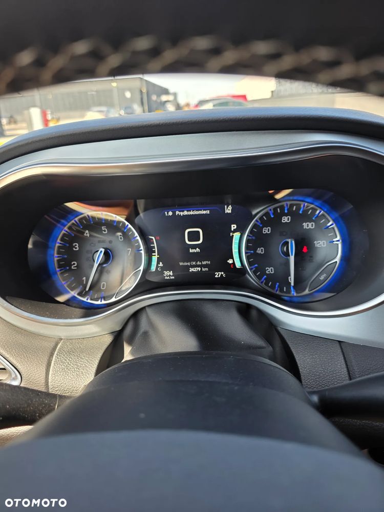 Chrysler Pacifica - 10