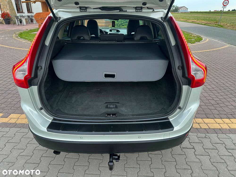Volvo XC 60 2.4D AWD - 8