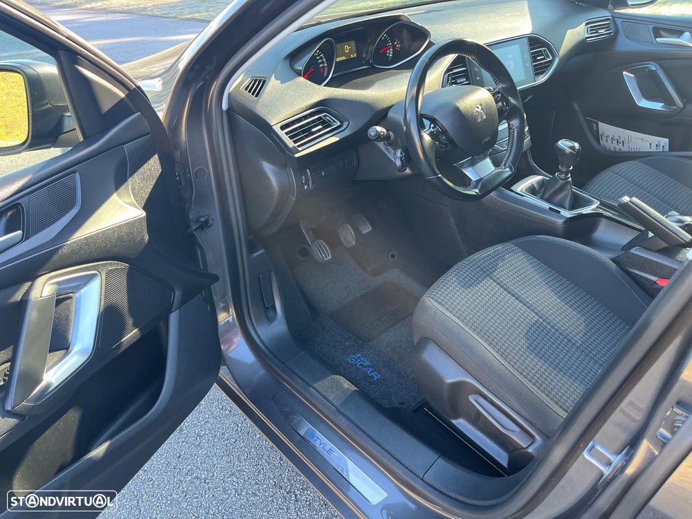 Peugeot 308 1.5 BlueHDi Style - 11
