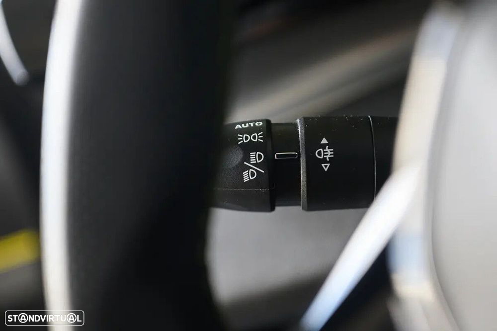 Peugeot 308 1.6 Hybrid GT e-EAT8 - 44