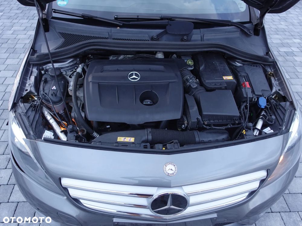 Mercedes-Benz Klasa B 180 d Edition - 9