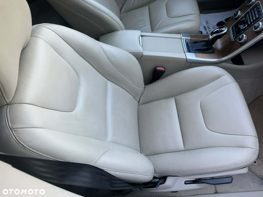 Volvo XC 60 D4 Drive-E Momentum - 16