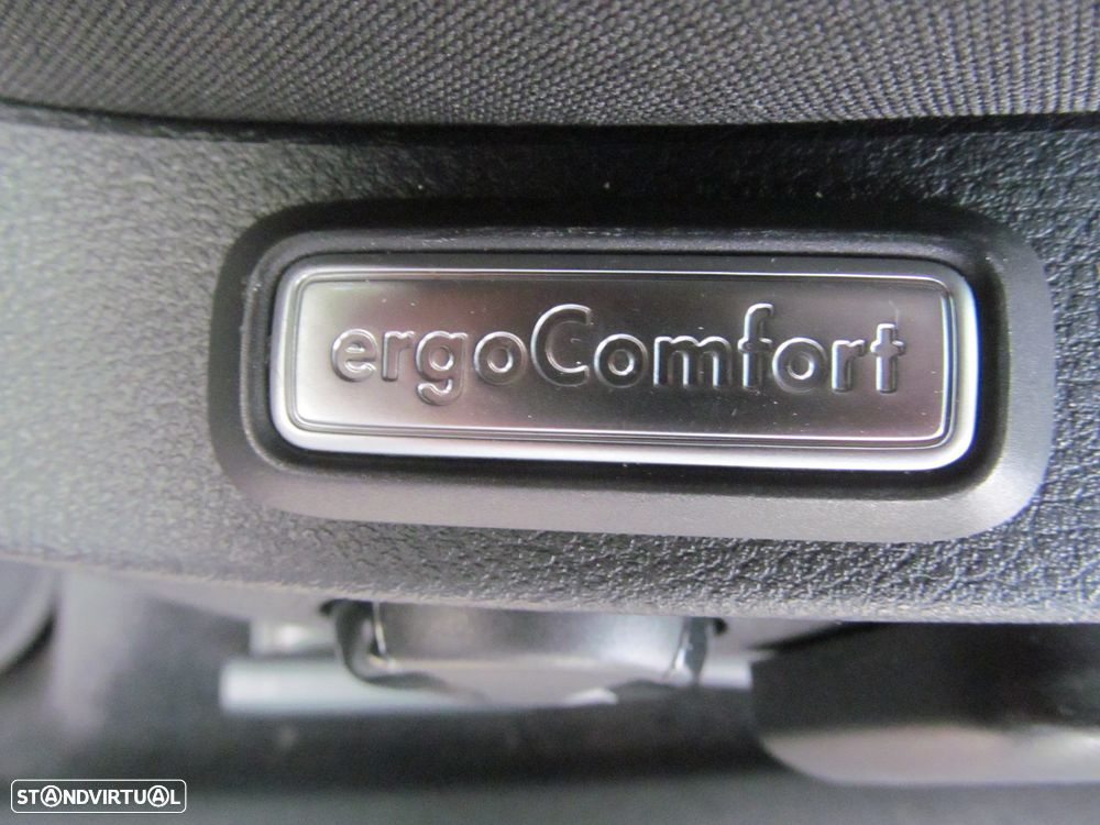 VW Passat Variant 1.6 TDI Confortline DSG - 14