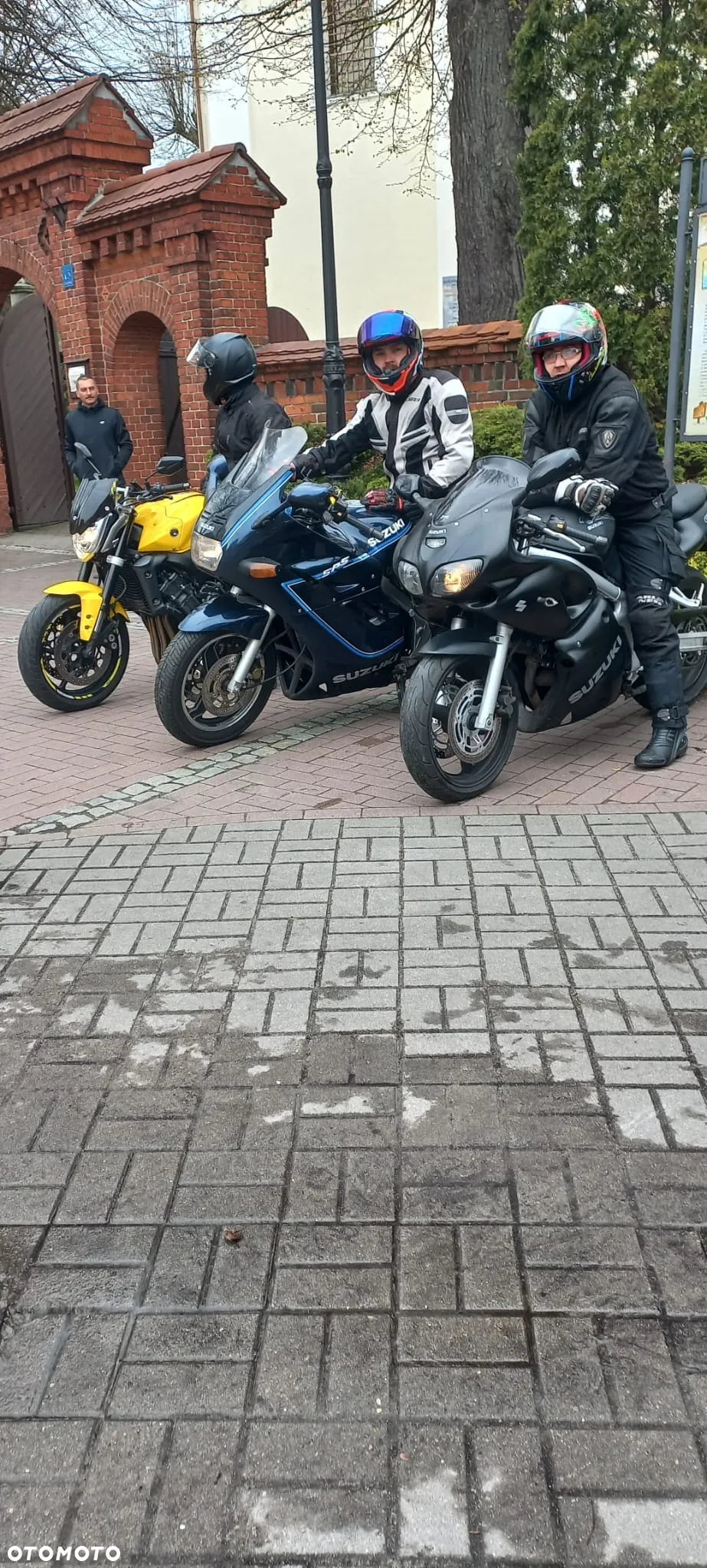 Suzuki GSX - 13