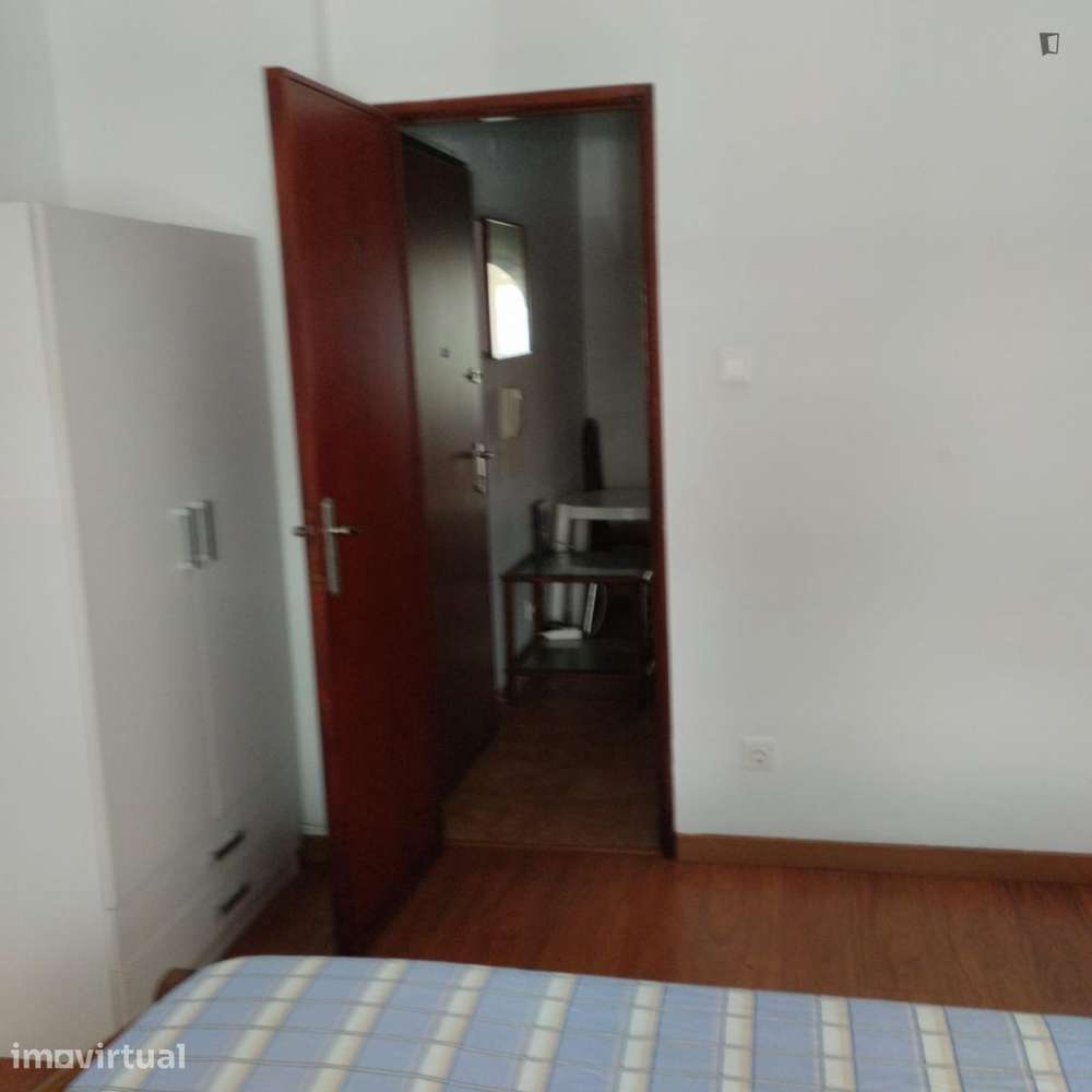 Quarto - localizado em Setubal - Grande imagem: 3/10