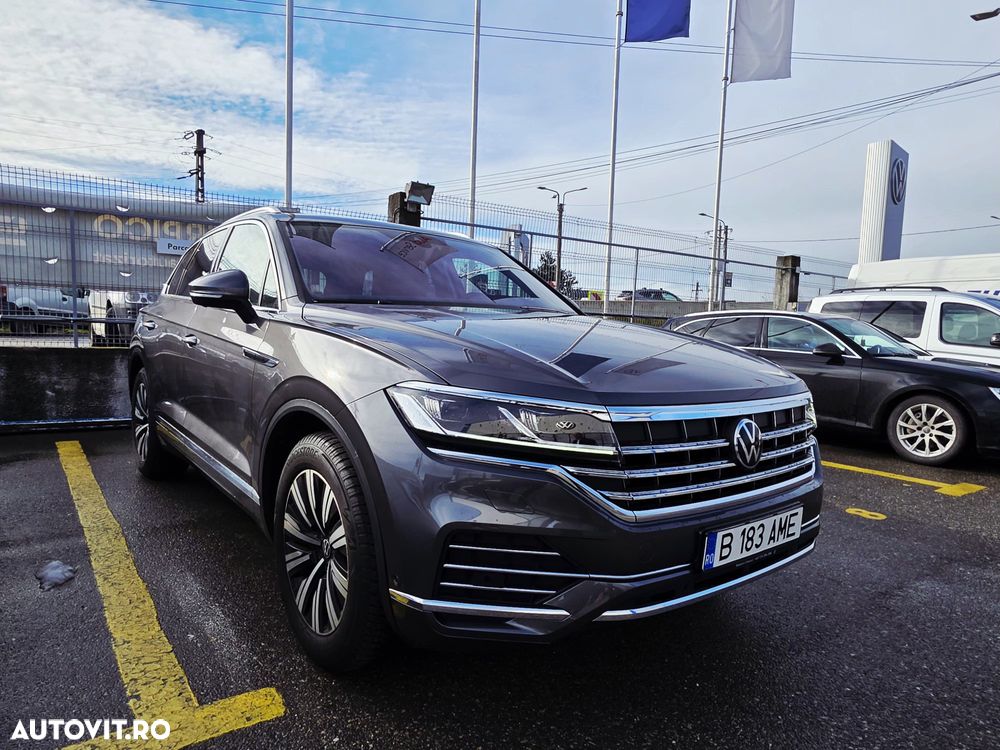 Volkswagen Touareg V6 TDI 4MOTION Elegance - 3