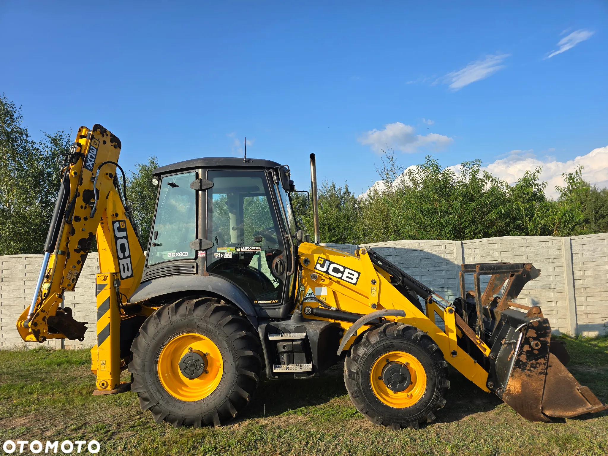 JCB - 18