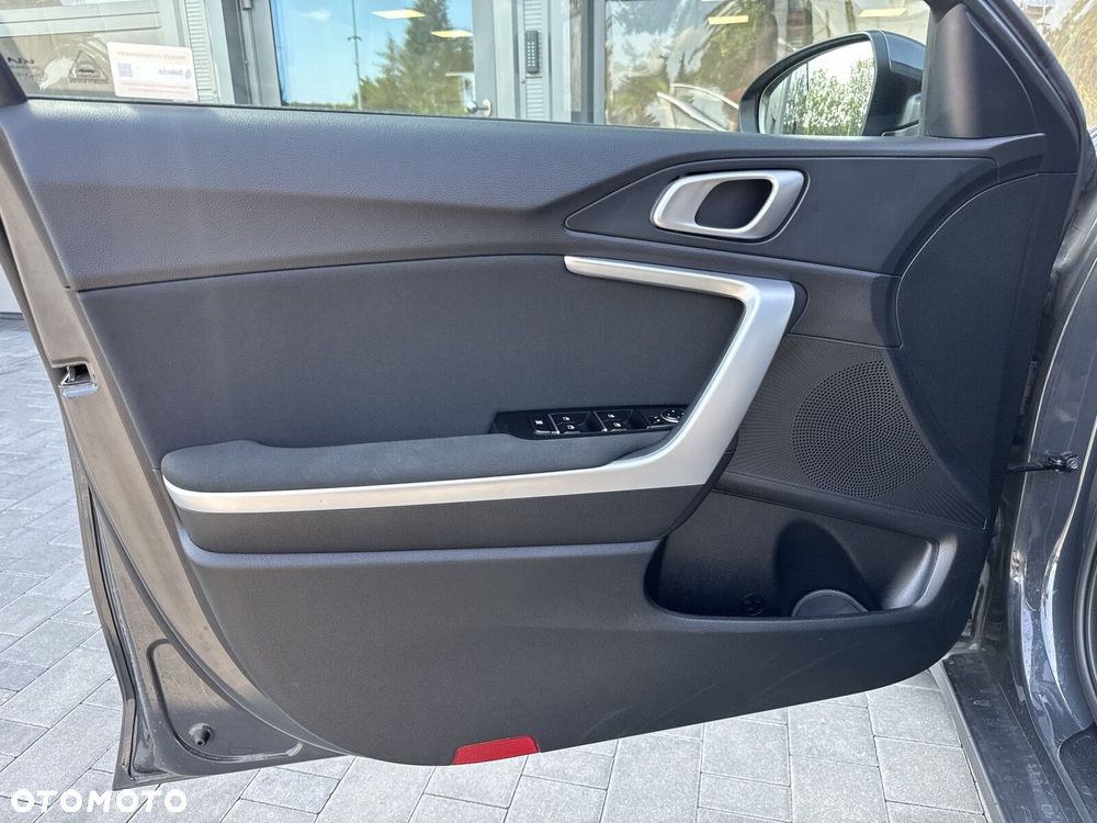 Kia Ceed 1.5 T-GDI M DCT - 11