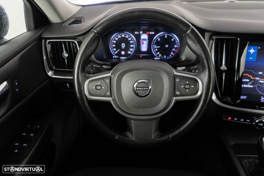 Volvo V60 2.0 D3 Momentum - 24