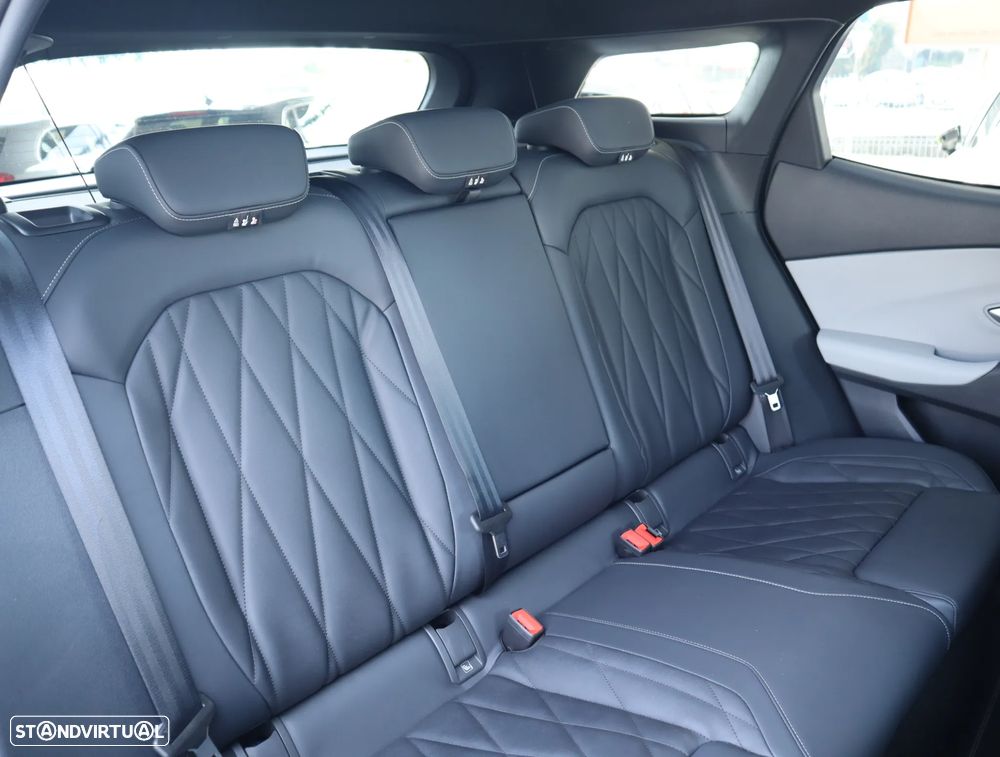 Ford Explorer 79 kWh Premium AWD - 25