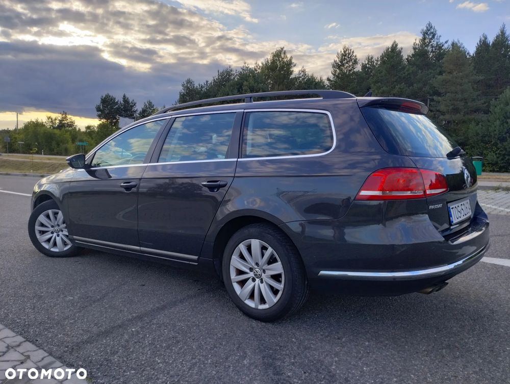 Volkswagen Passat - 4