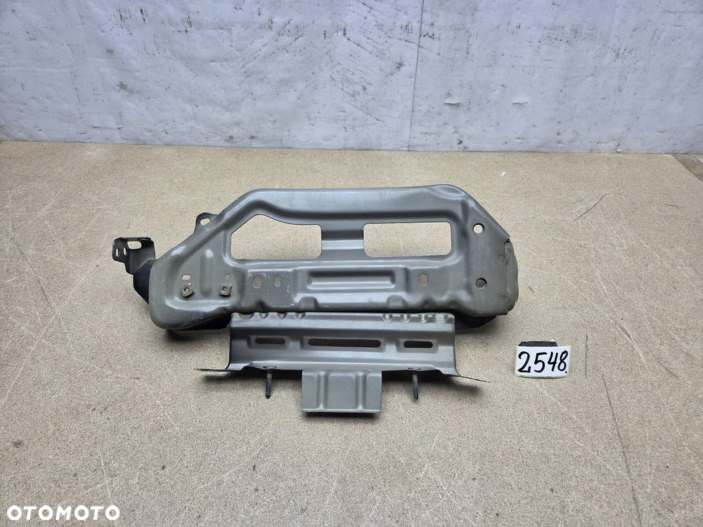 Toyota Yaris III 3 11-20r wspornik mocowanie pasa przedniego przód prawy - 2