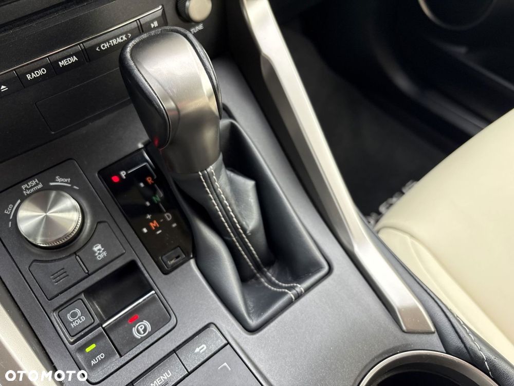 Lexus NX 300 F Impression AWD - 15