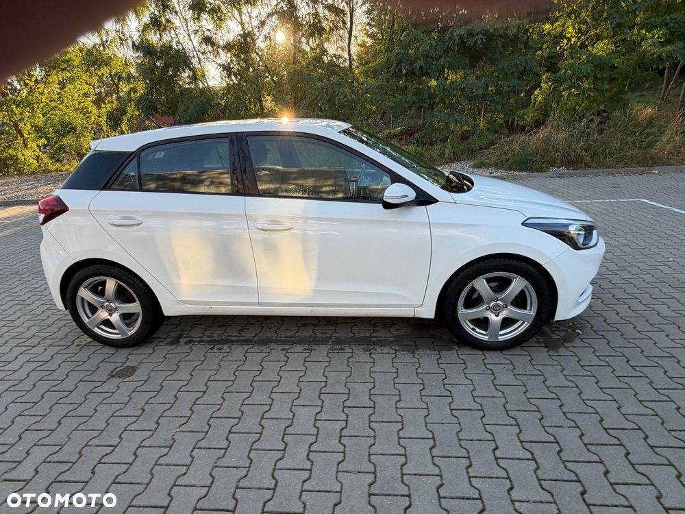 Hyundai i20 - 18