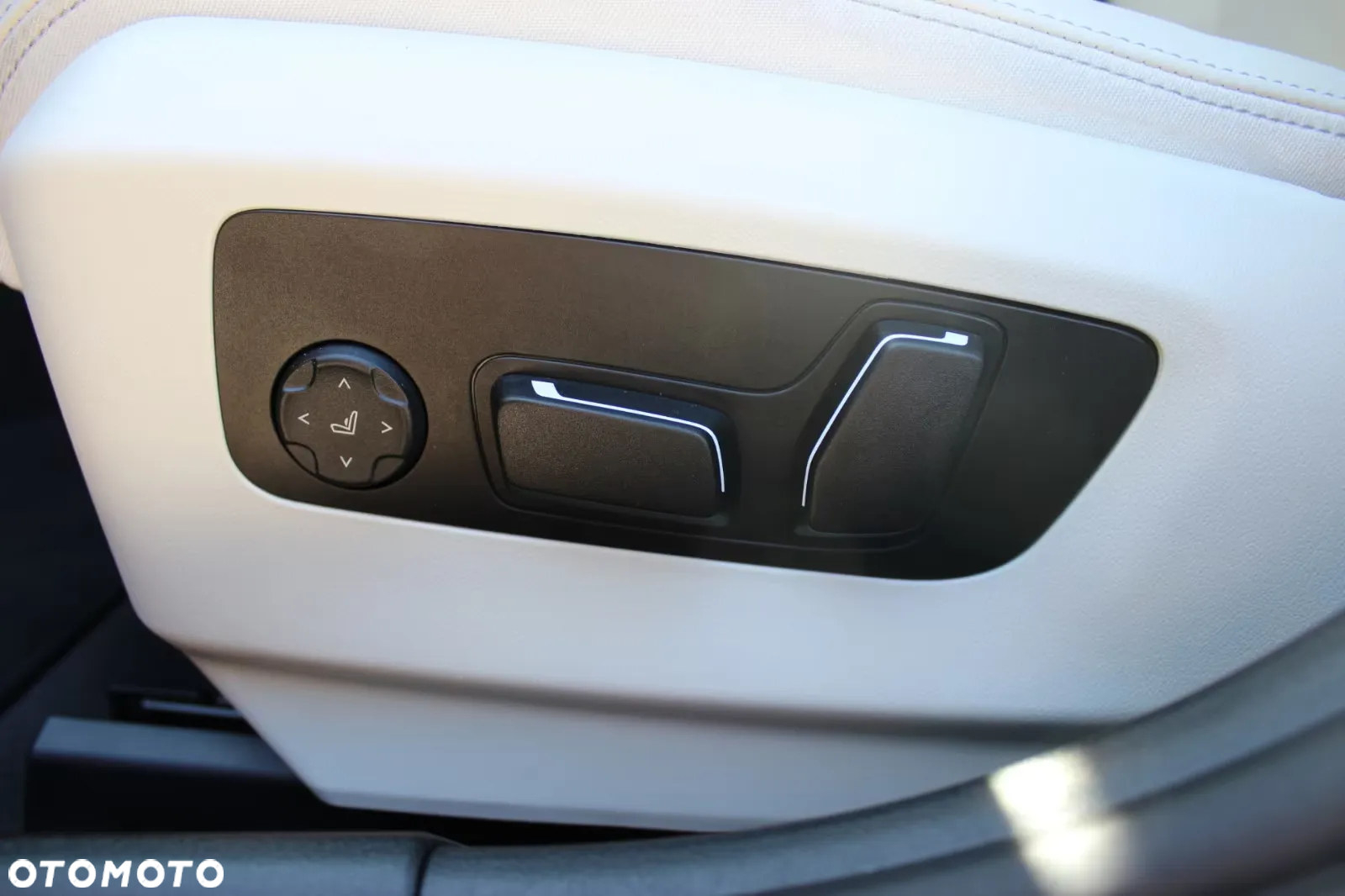 BMW Seria 5 520i mHEV M Sport - 14