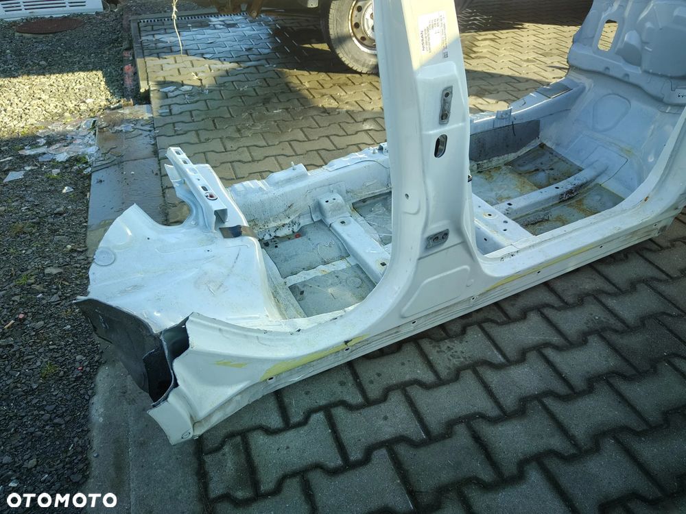 Nissan Juke F15 lewy prawy prog slupek cwiartka - 2