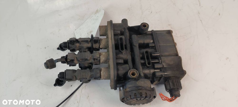 ZAWÓR POWIETRZA RENAULT PREMIUM 460 DXI PA66GF35 / KO15261 - 5