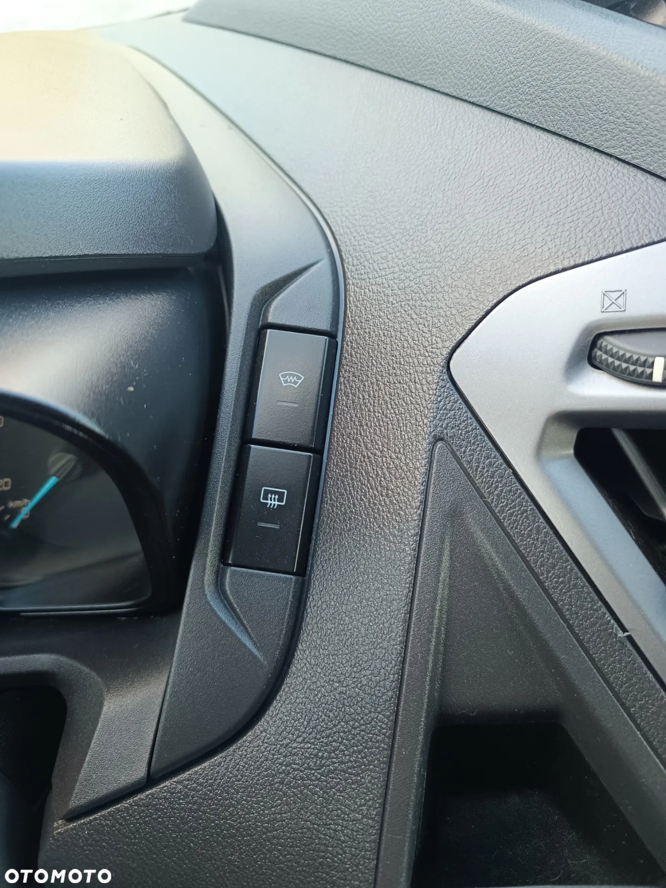 Ford Tourneo Custom 300 L1H1 VA Trend - 17