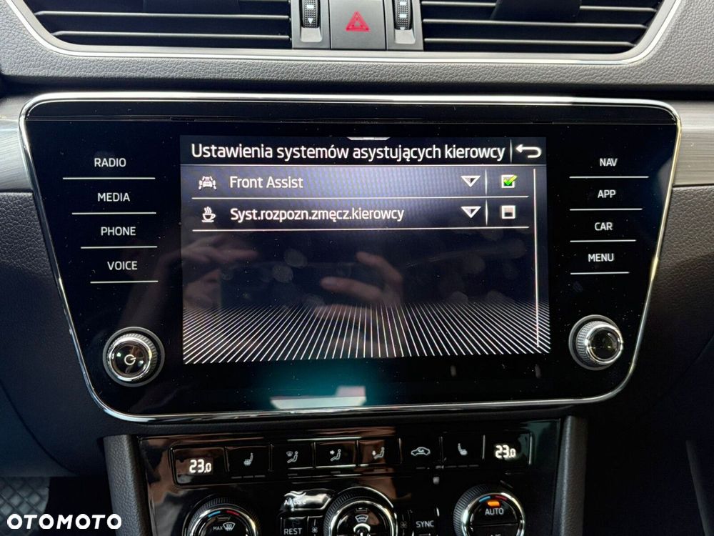 Skoda Superb 2.0 TSI Style DSG - 23