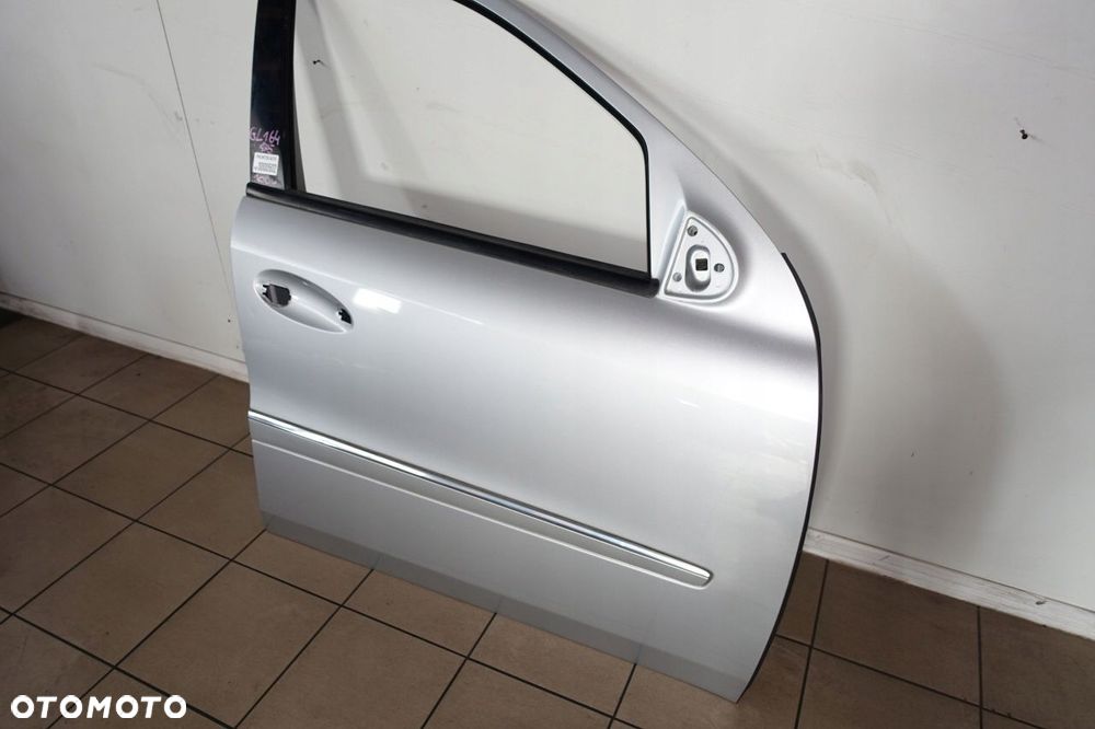 Mercedes w164 GL x164 drzwi prawy przód przednie 775 prawe LIFT