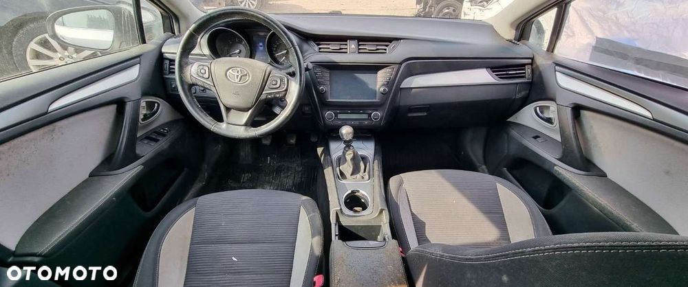 Toyota Avensis - 7