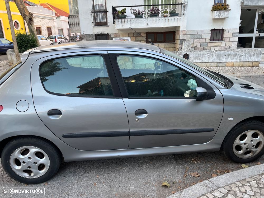 Peugeot 206 2003 photo 3