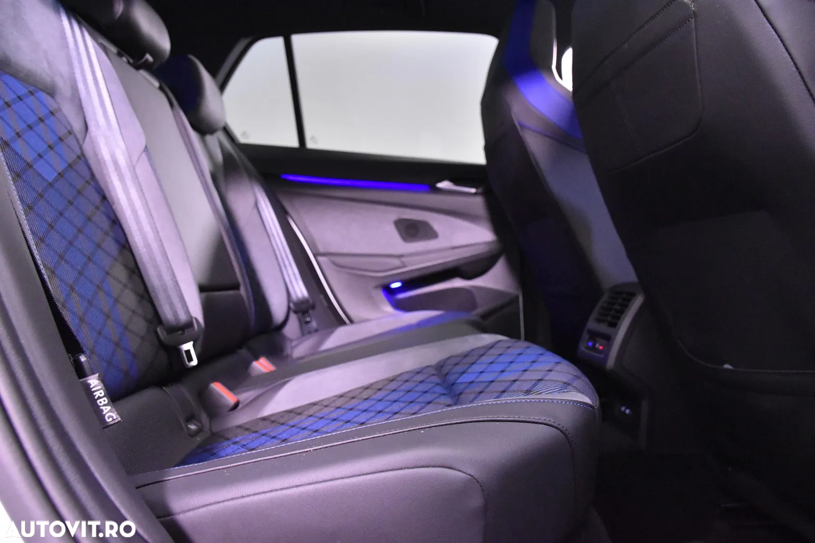 Volkswagen Golf 2.0 TSI DSG 4Motion R - 14