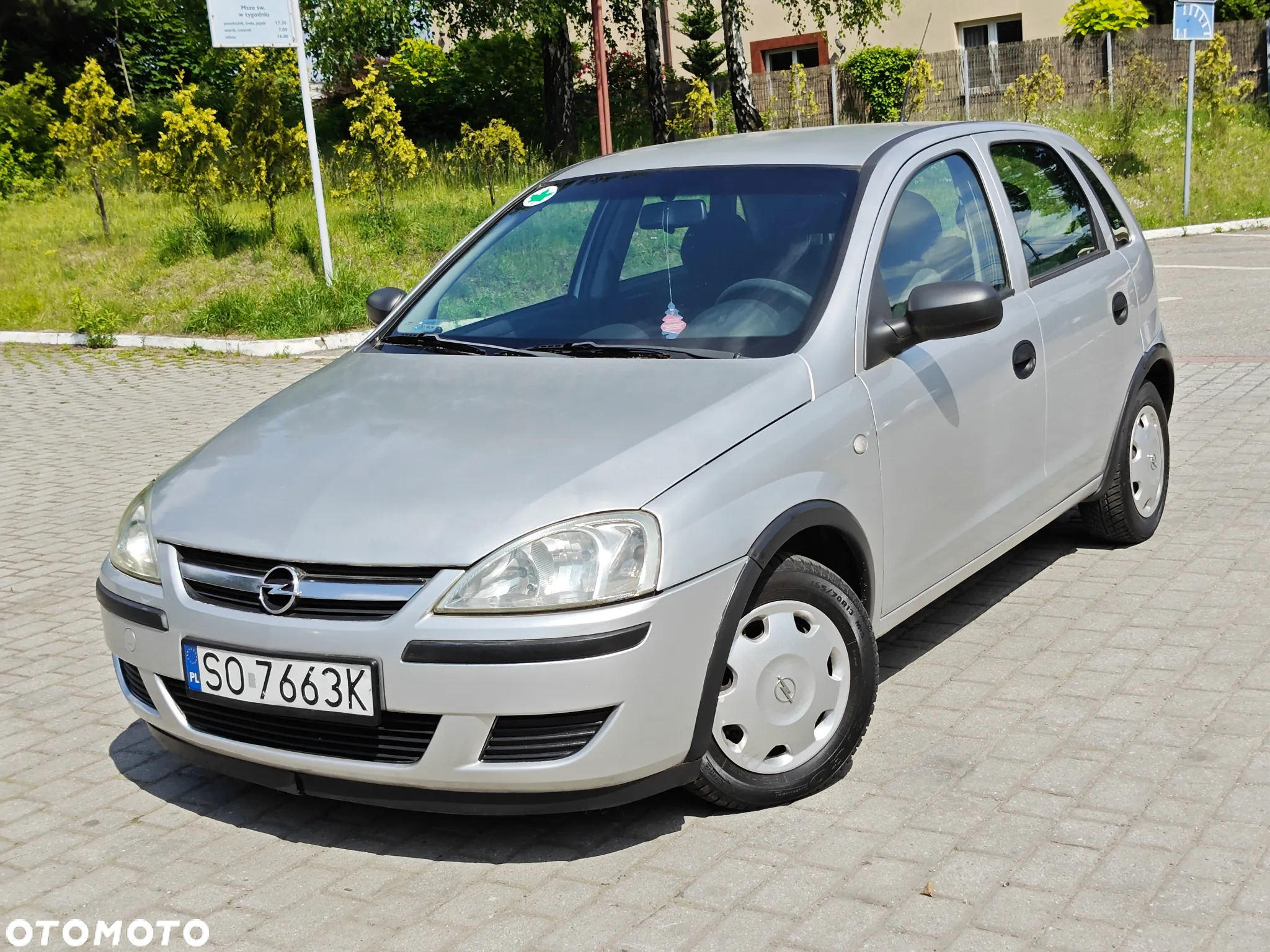 Opel Corsa 1.2 16V Cosmo - 2