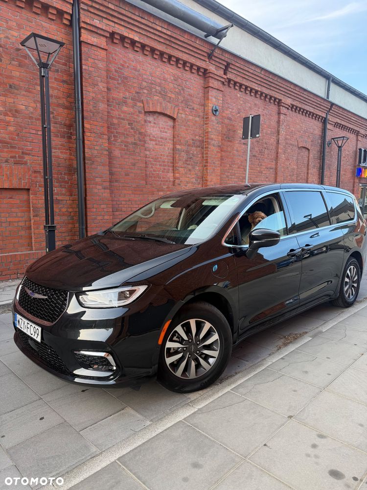 Chrysler Pacifica - 1