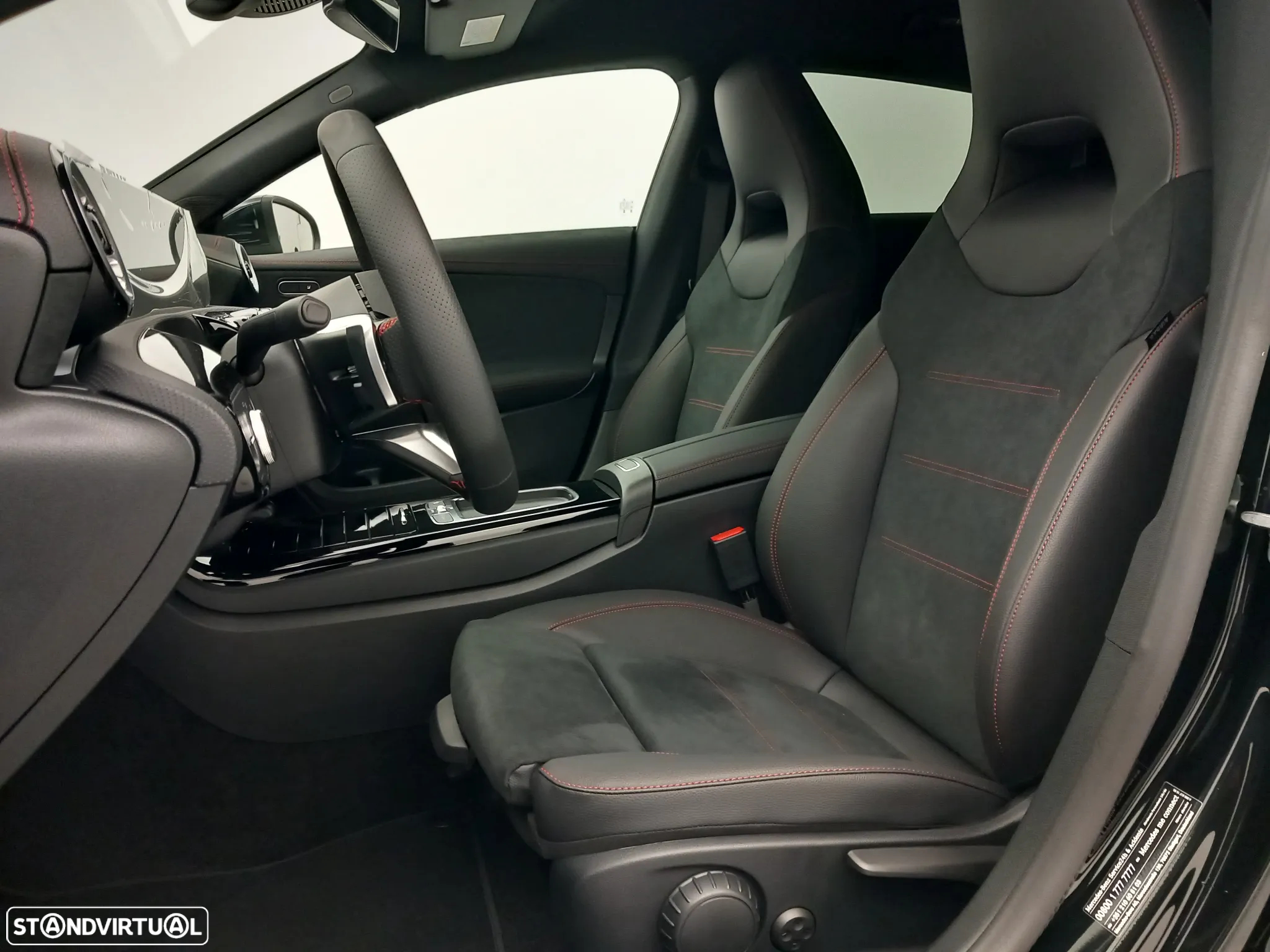 Mercedes-Benz CLA 250 e Shooting Brake AMG Line - 11