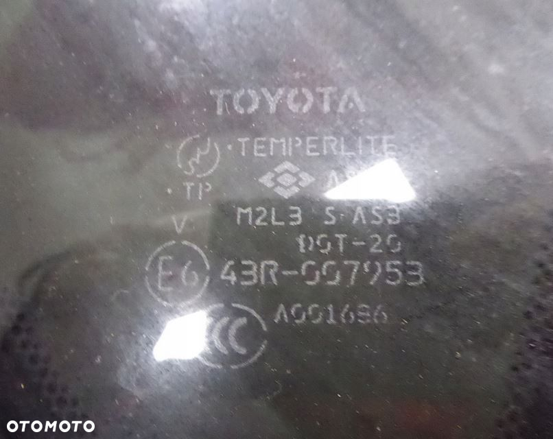 RAV4 III 06-12 SZYBA KAROSERYJNA PRAWA USZCZELKA - 4