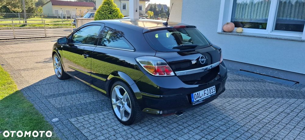 Opel Astra III GTC 2.0 T Sport - 6