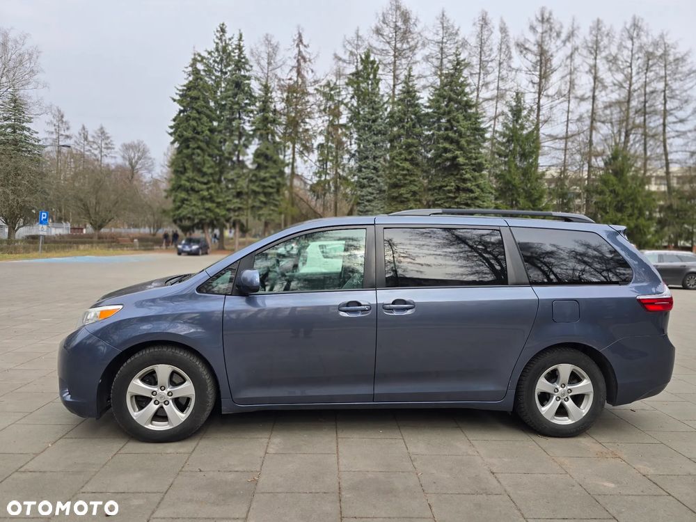 Toyota Sienna 3.5 V6 - 19