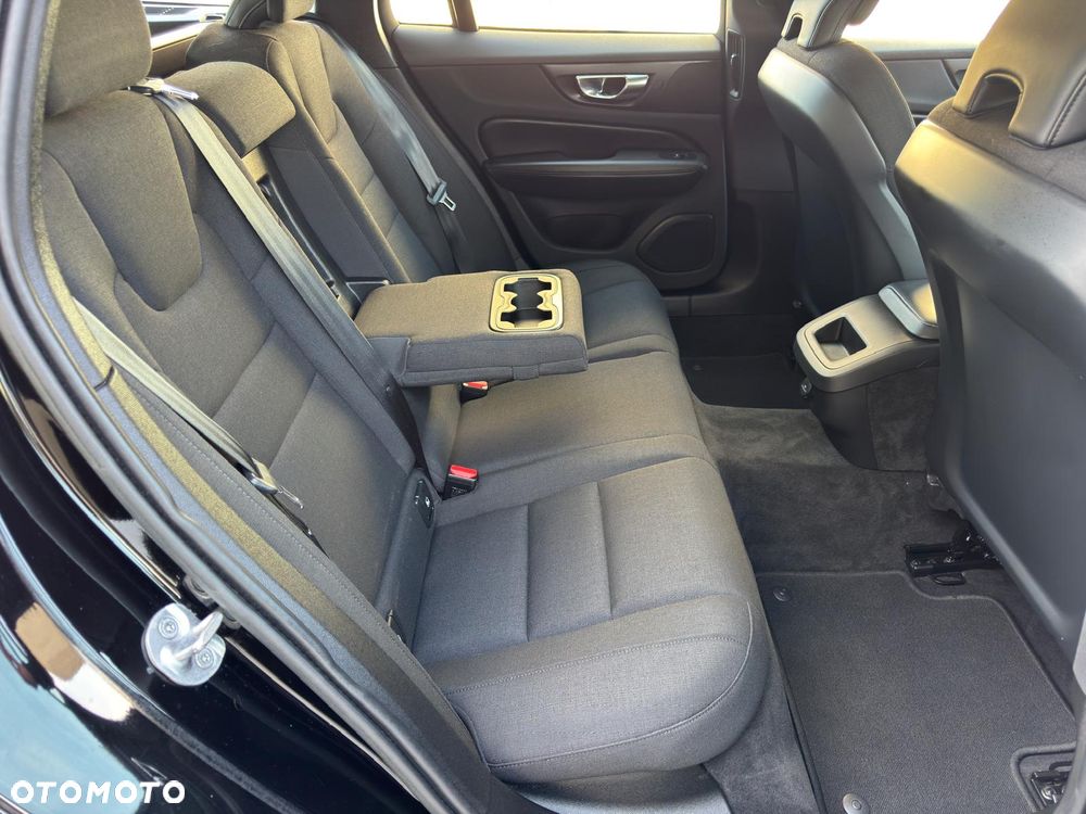 Volvo V60 B4 D Momentum Core - 22