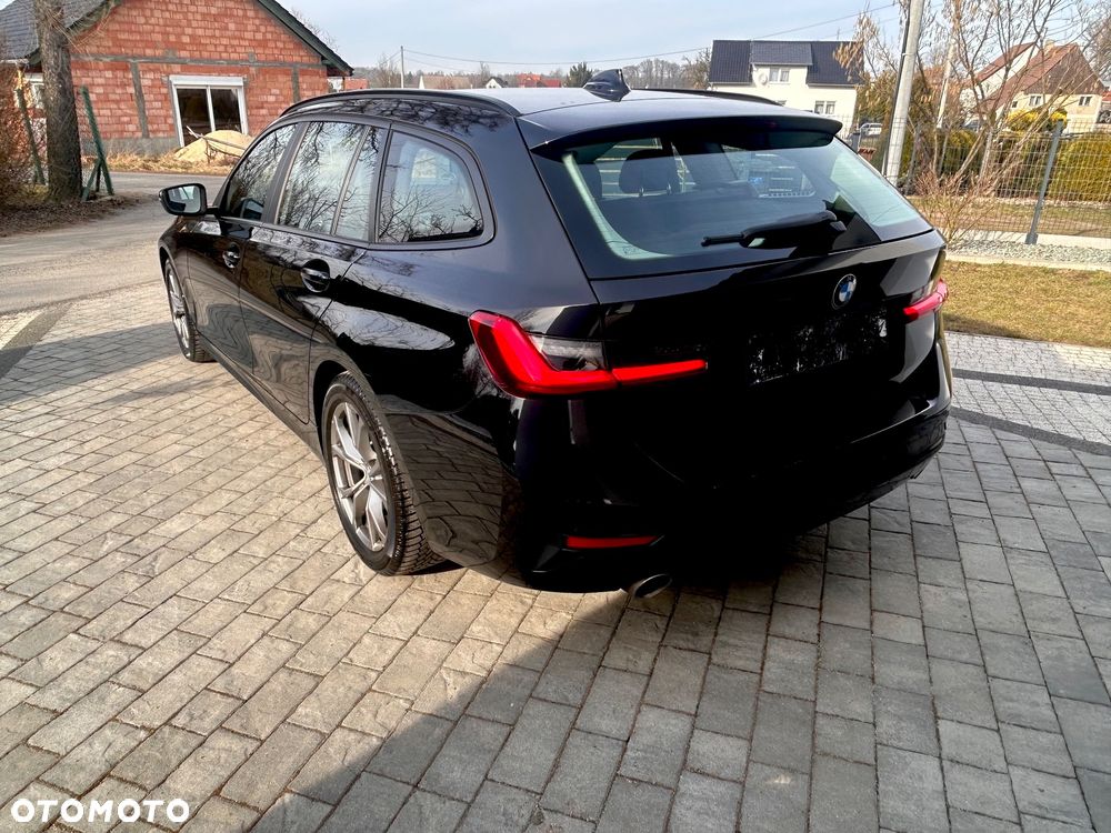 BMW Seria 3 320i Sport Line - 4