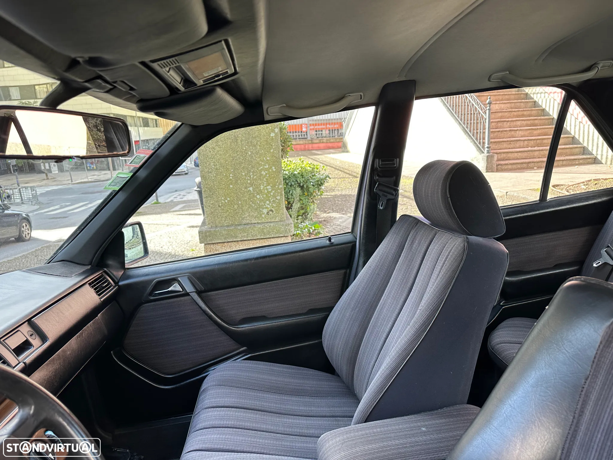 Mercedes-Benz E 230 - 19