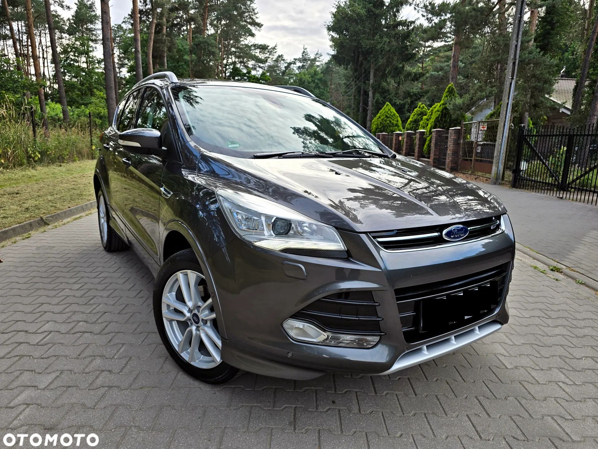 Ford Kuga - 1