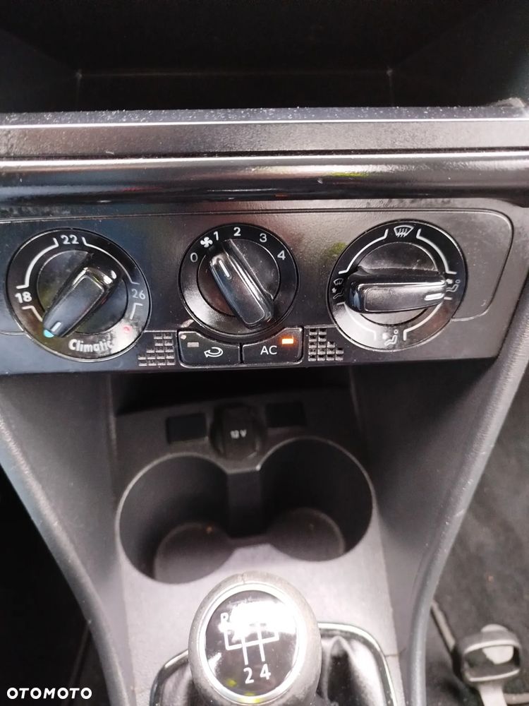 Volkswagen Polo 1.4 16V Comfortline - 16