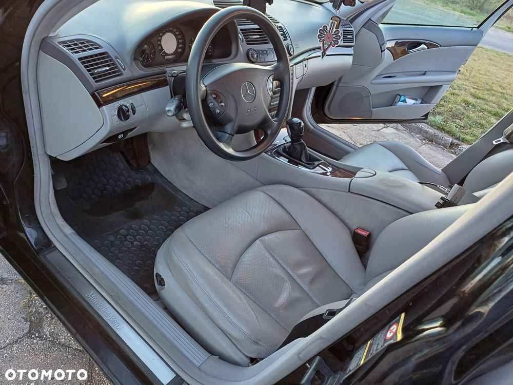 Mercedes-Benz Klasa E 220 CDI T Classic - 9
