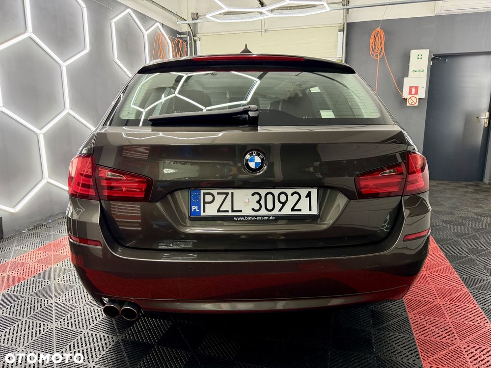 BMW Seria 5 525d xDrive Sport-Aut - 10