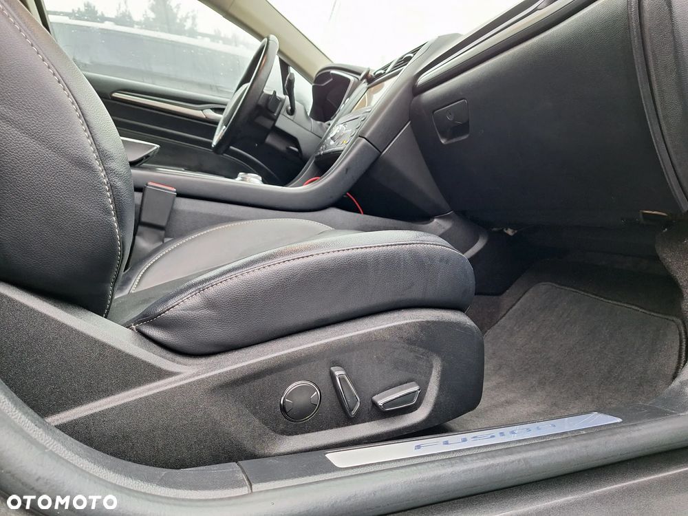 Ford Fusion - 4