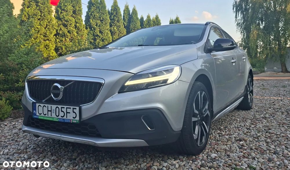 Volvo V40 D2 Drive-E Momentum - 1
