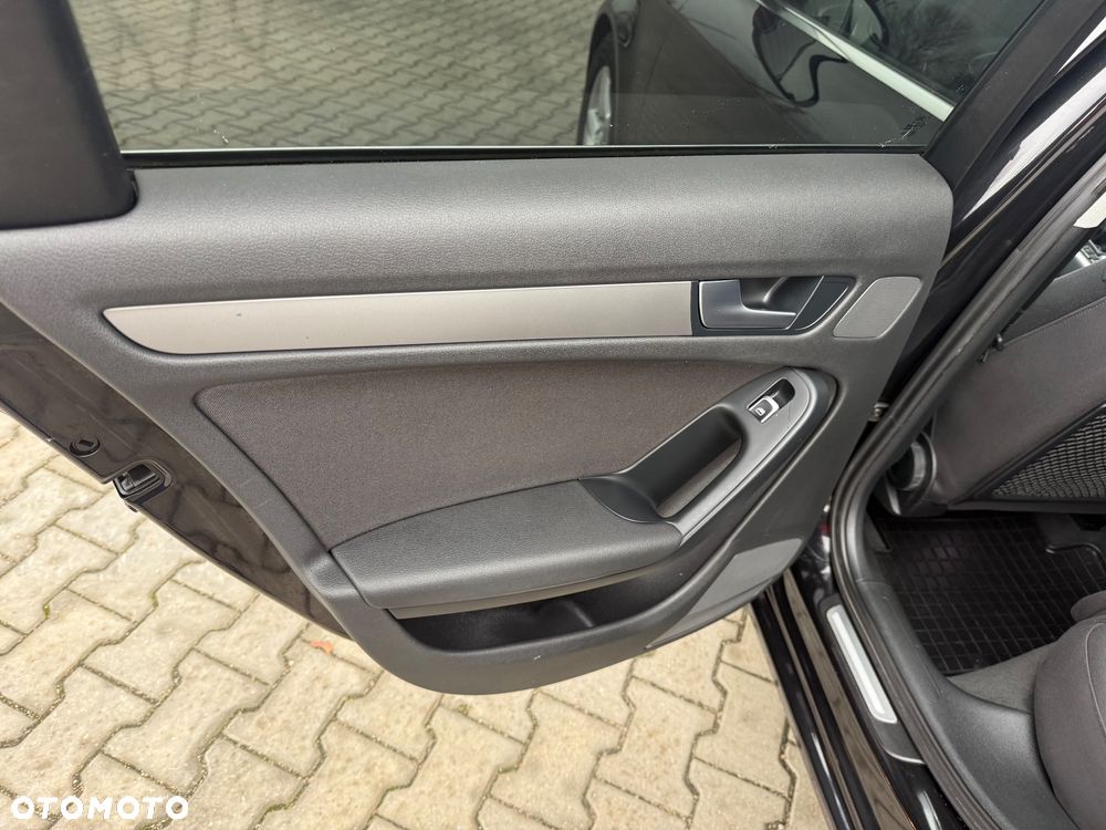 Audi A4 Avant 2.0 TDI ultra - 14