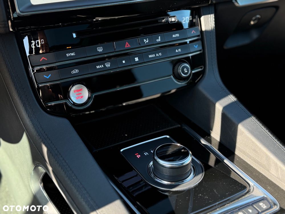 Jaguar F-Pace 30t AWD Prestige - 23