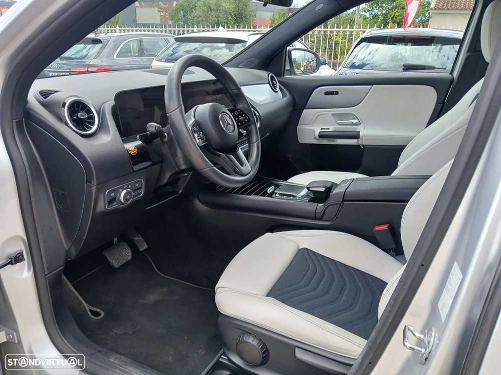 Mercedes-Benz GLA 250 e 8G-DCT - 17
