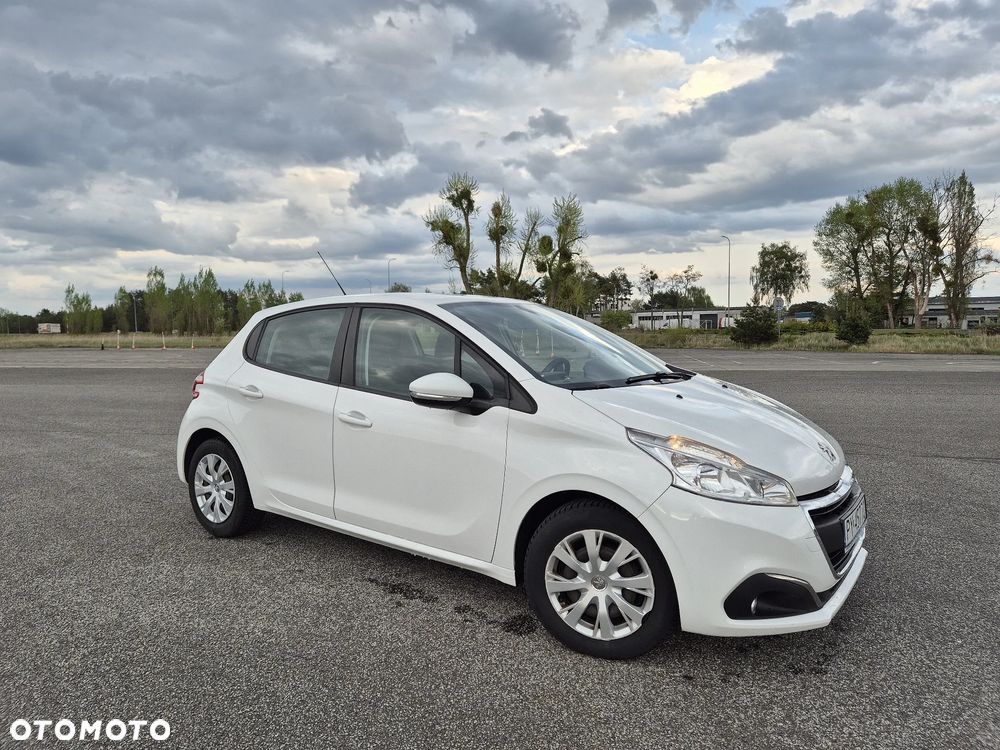 Peugeot 208 - 10