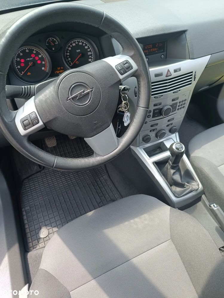 Opel Astra 1.6 - 17