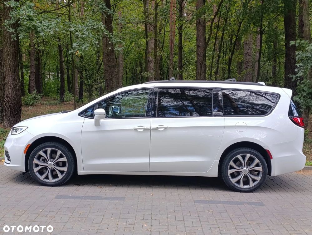 Chrysler Pacifica - 3