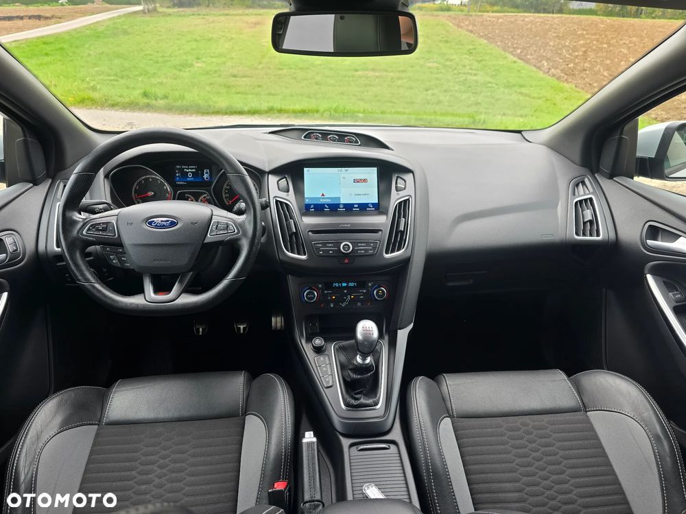 Ford Focus 2.0 EcoBoost ST mit Leder-Exclusiv-Paket - 21