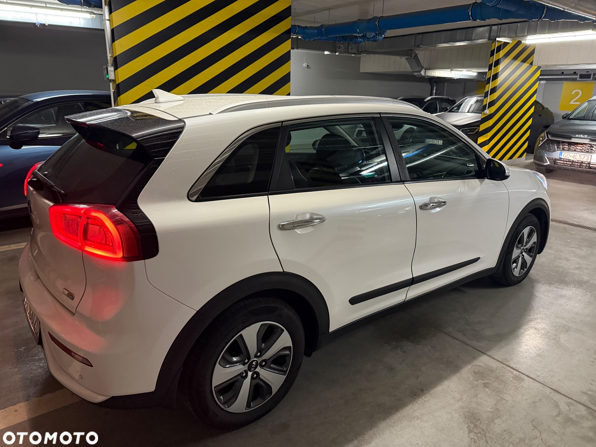 Kia Niro 1.6 GDI Hybrid L - 3